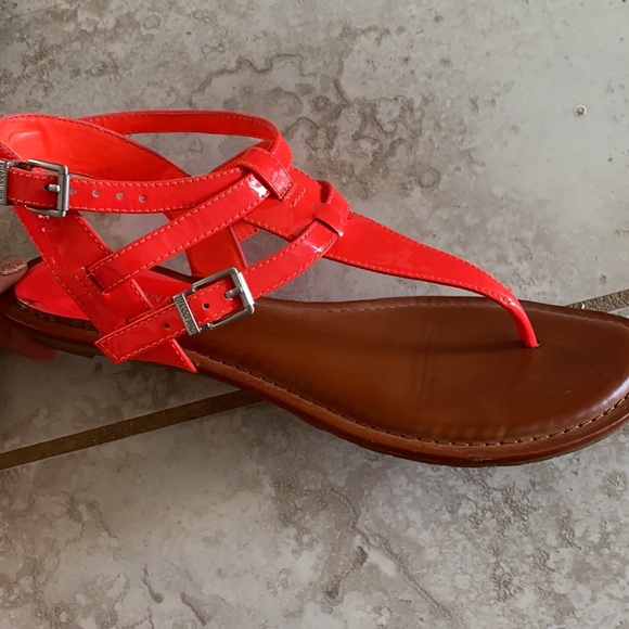 Gianni Bini Shoes - Gianni Bini T strap like sandal